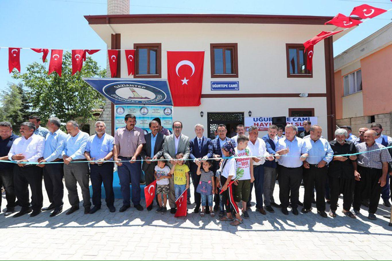 "Camiler Kâbe'nin şubesidir" "Camiler Kâbe'nin şubesidir"
